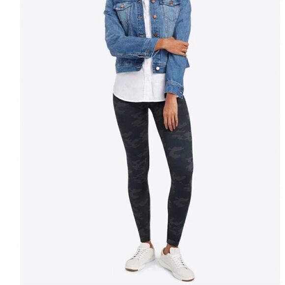 SPANX CAMO look at me now Large - Picture 3 of 11